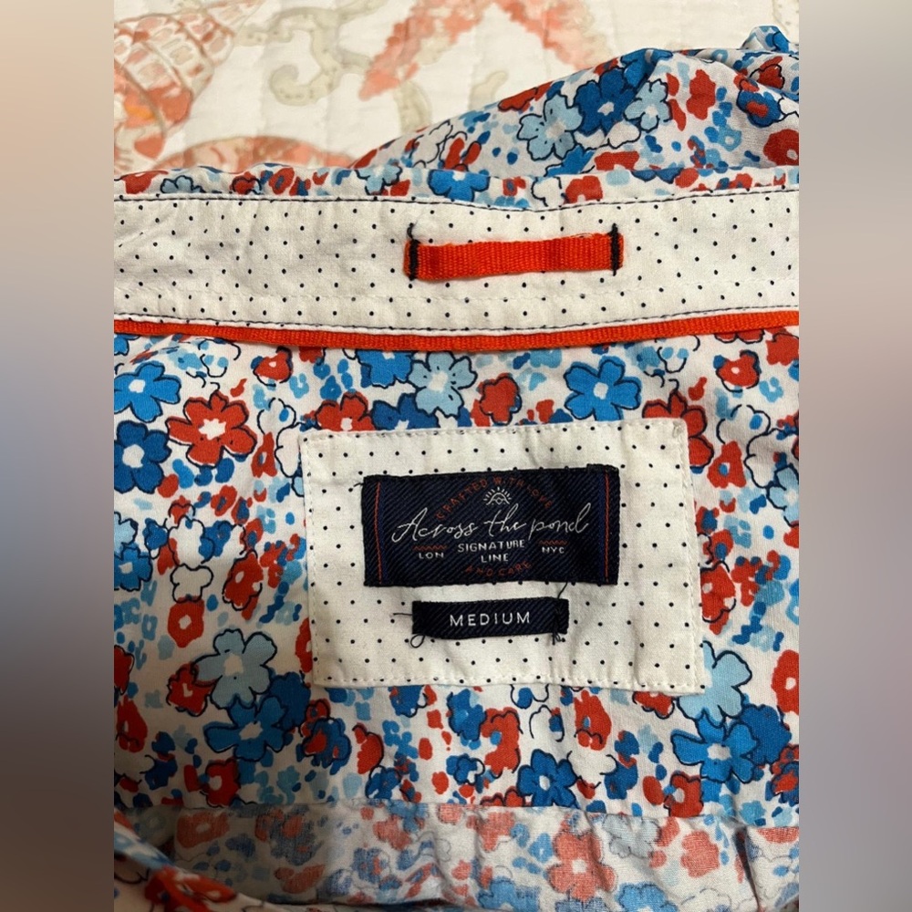 (10) Across the Pond Blue and red floral short sleeve button up shirt - Picture 9 of 16